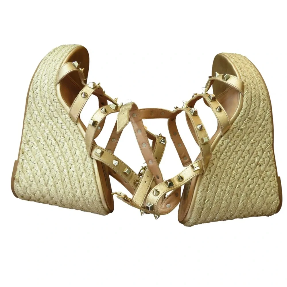 Steve Madden very gently
